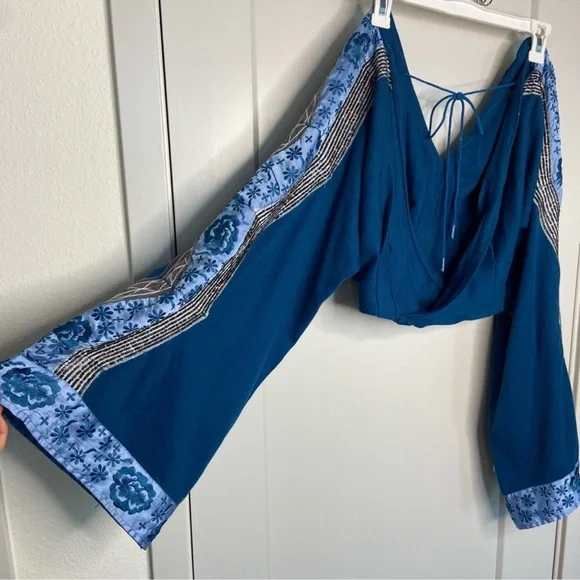 ISO!!!! This top by Free People in sz S or XS! - Picture 1 of 3